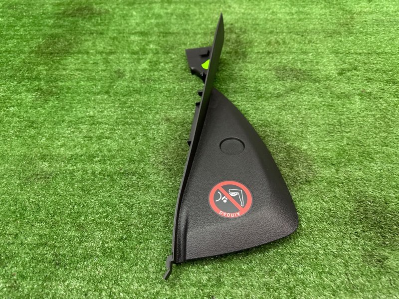 Накладка торпедо боковая Ford Kuga 2013 SUV