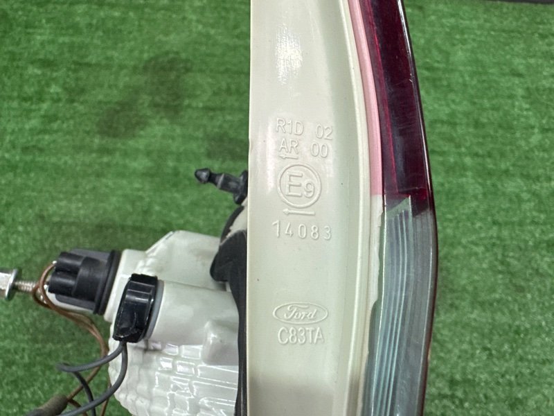 Фонарь в крышку багажника Ford Kuga 2013 SUV