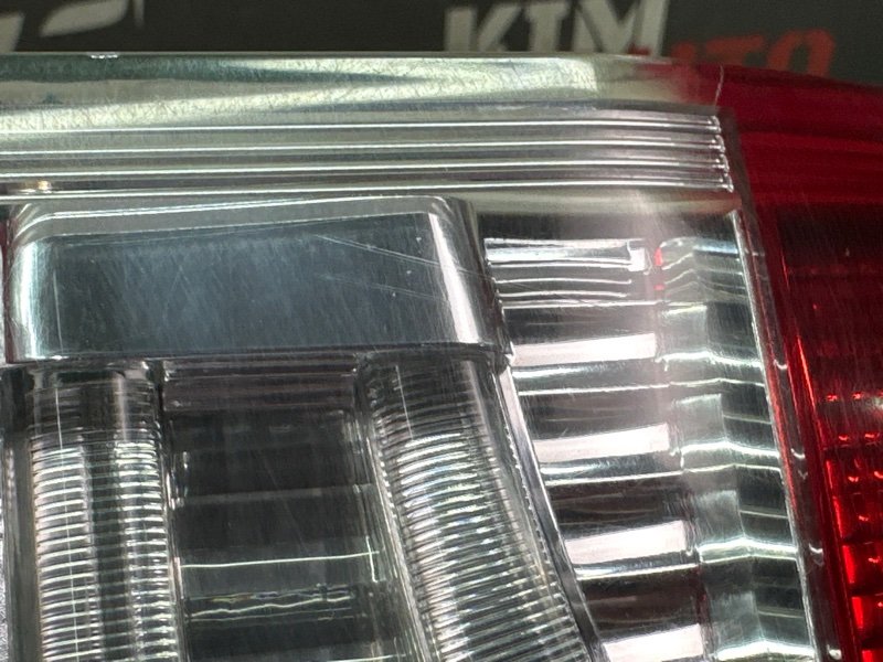 Фонарь в крышку багажника Ford Kuga 2013 SUV