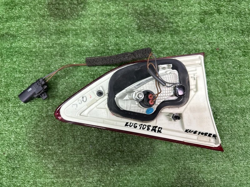 Фонарь в крышку багажника Ford Kuga 2013 SUV