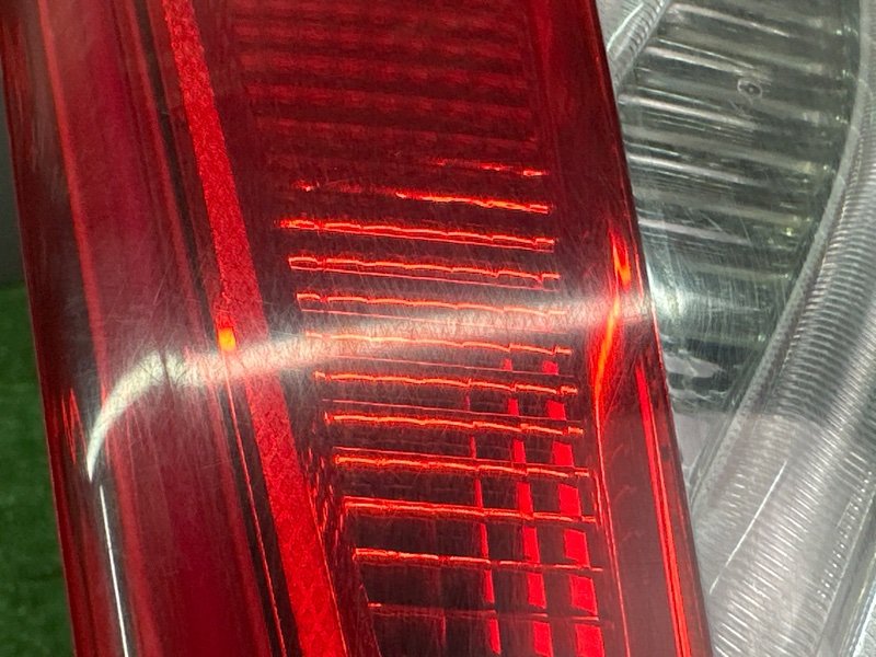 Фонарь в крышку багажника Ford Kuga 2013 SUV