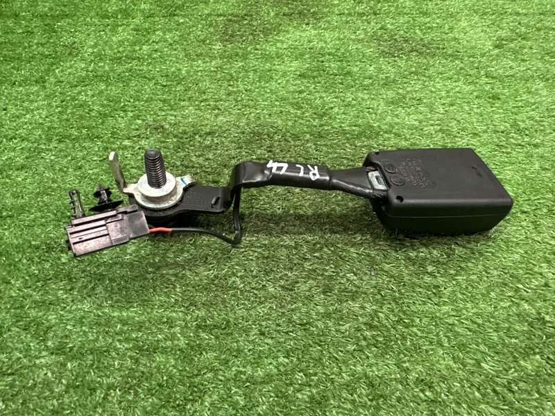 Замок ремня безопасности Ford Kuga 2013 SUV