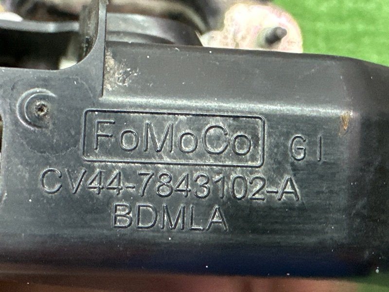 Замок крышки багажника Ford Kuga 2013 SUV