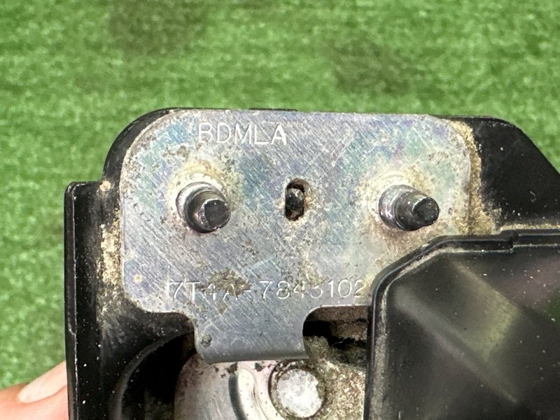 Замок крышки багажника Ford Kuga 2013 SUV