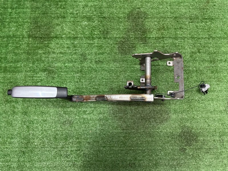 Рычаг стояночного тормоза (ручник) Ford Kuga 2013 SUV