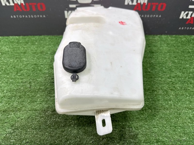 Бачок стеклоомывателя Renault Duster