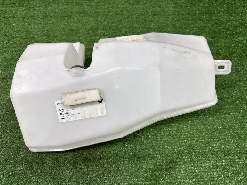 Бачок стеклоомывателя Renault Duster