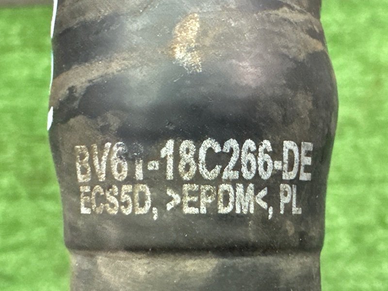 Тройник системы охлаждения Ford Kuga 2013 SUV