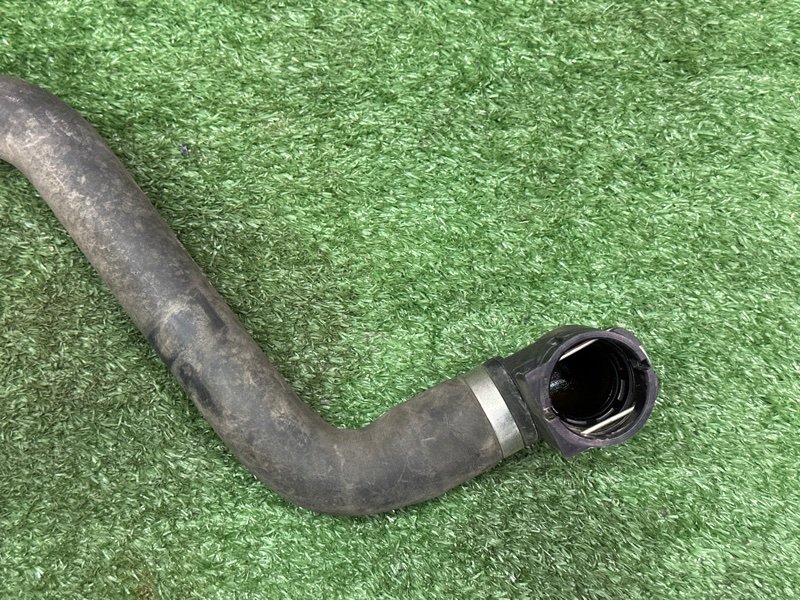 Патрубок отопителя Ford Kuga 2013 SUV