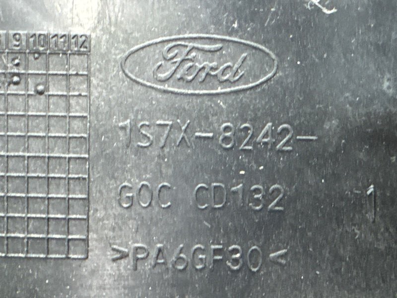 Панель передняя(телевизор) Ford Mondeo 3