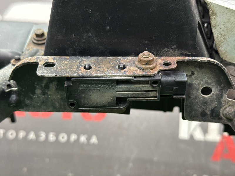 Панель передняя(телевизор) Ford Mondeo 3