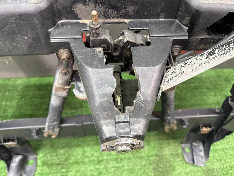 Панель передняя(телевизор) Ford Mondeo 3