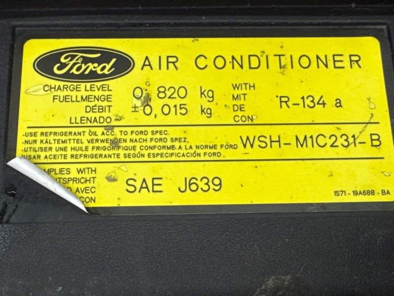 Панель передняя(телевизор) Ford Mondeo 3