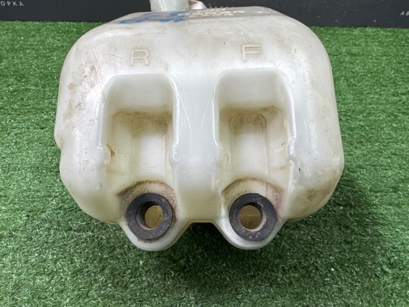 Бачок стеклоомывателя Honda Fit