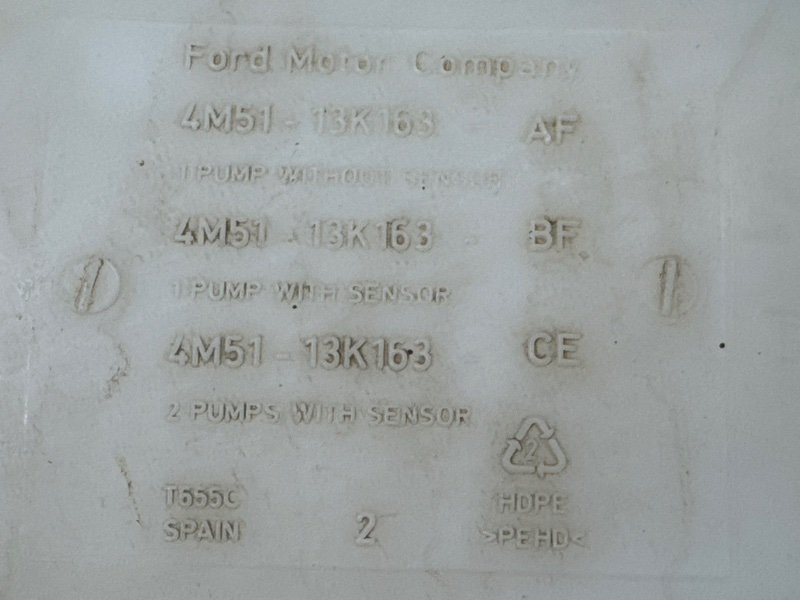 Бачок стеклоомывателя Ford Focus 2