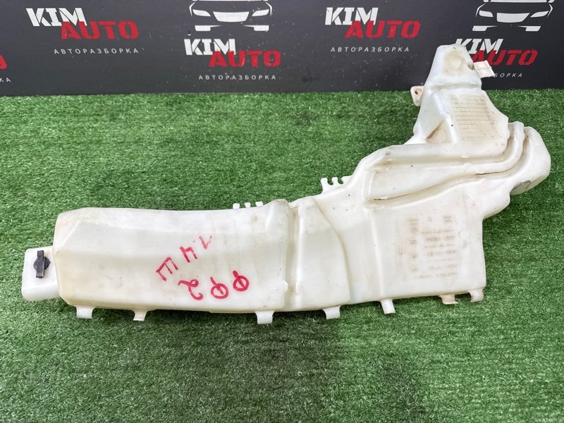 Бачок стеклоомывателя Ford Focus 2