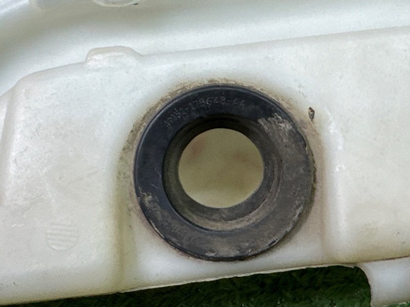 Бачок стеклоомывателя Ford Focus 2