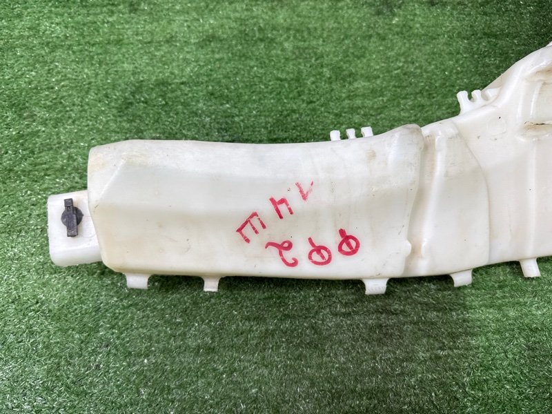 Бачок стеклоомывателя Ford Focus 2