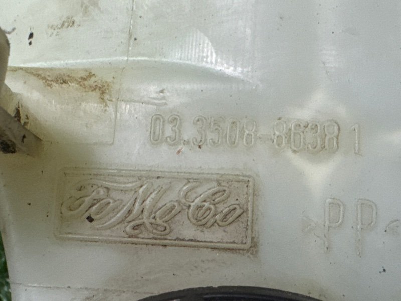 Бачок для тормозной жидкости Ford Kuga 2013 SUV