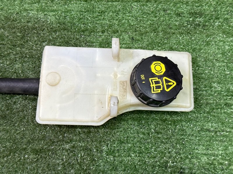 Бачок для тормозной жидкости Ford Kuga 2013 SUV