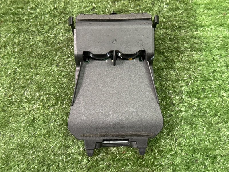 Камера переднего вида Ford Kuga 2013 SUV