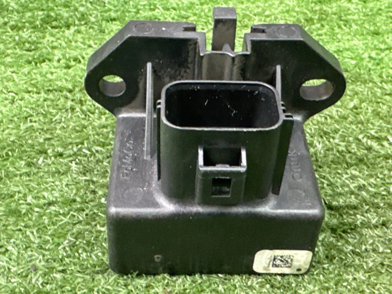 Блок управления топливным насосом Ford Kuga 2013 SUV