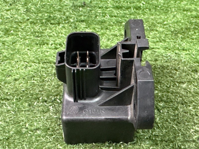 Блок управления топливным насосом Ford Kuga 2013 SUV