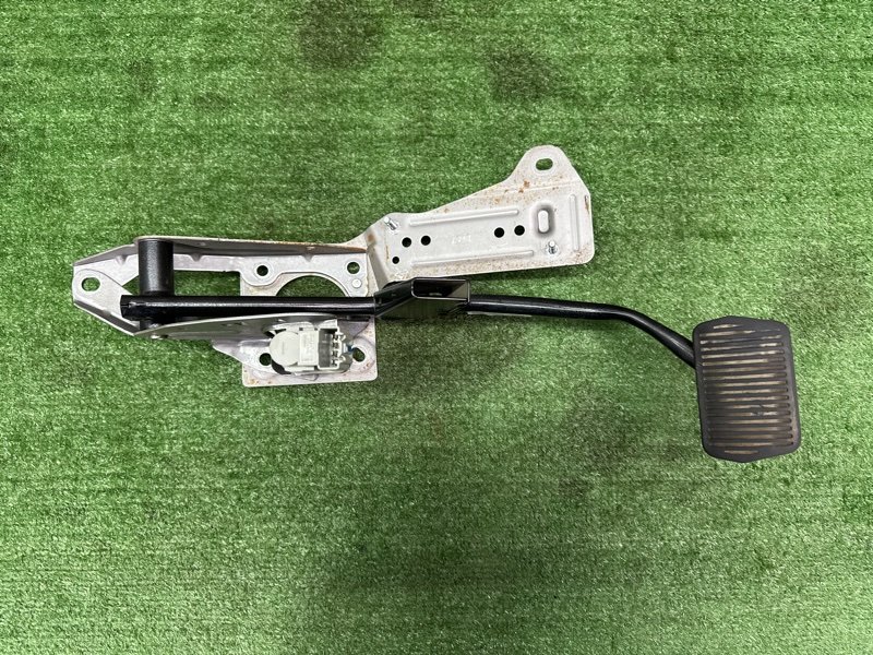 Педаль тормоза АКПП Ford Kuga 2013 SUV