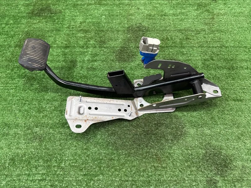 Педаль тормоза АКПП Ford Kuga 2013 SUV