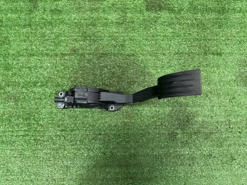 Педаль газа электронная Ford Kuga 2013 SUV