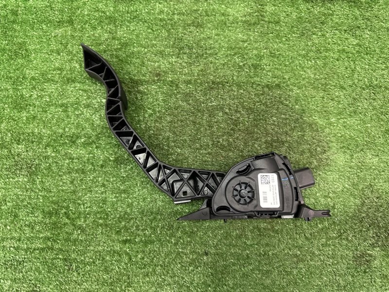 Педаль газа электронная Ford Kuga 2013 SUV