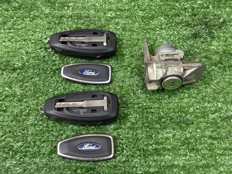 Смарт ключ с личинкой двери Ford Kuga 2013 SUV