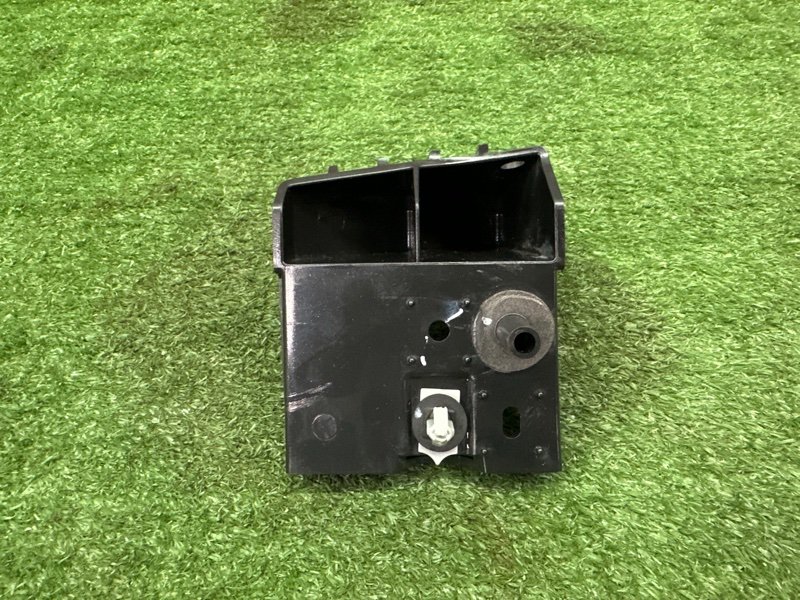 Кронштейн бампера Ford Kuga 2013 SUV