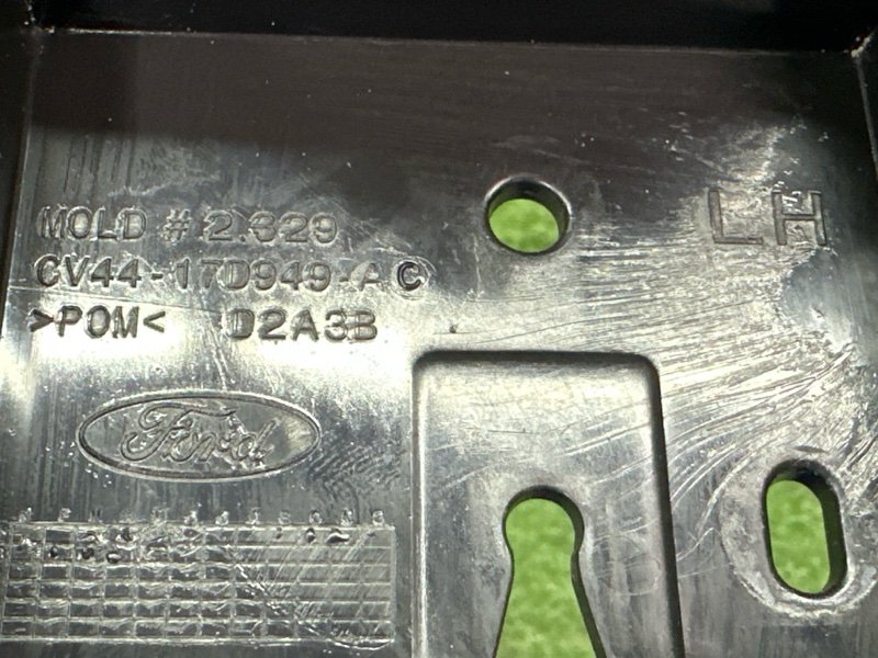 Кронштейн бампера Ford Kuga 2013 SUV