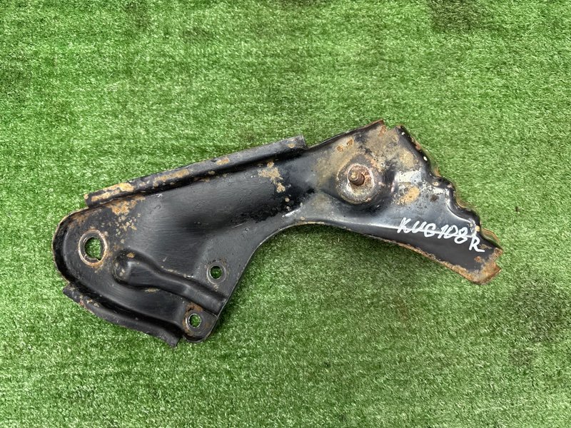 Кронштейн переднего подрамника Ford Kuga 2013 SUV