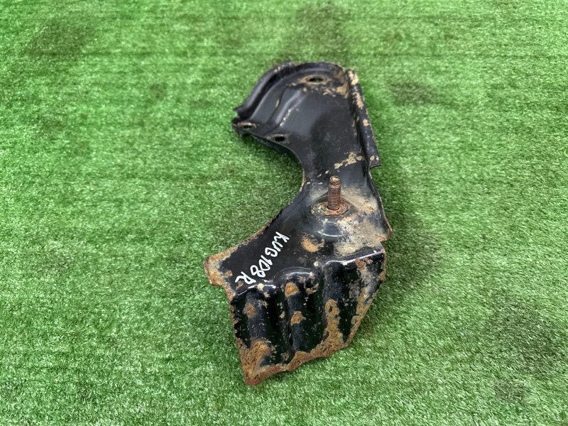 Кронштейн переднего подрамника Ford Kuga 2013 SUV