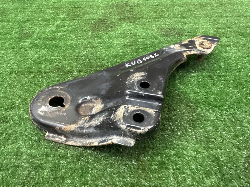 Кронштейн переднего подрамника Ford Kuga 2013 SUV