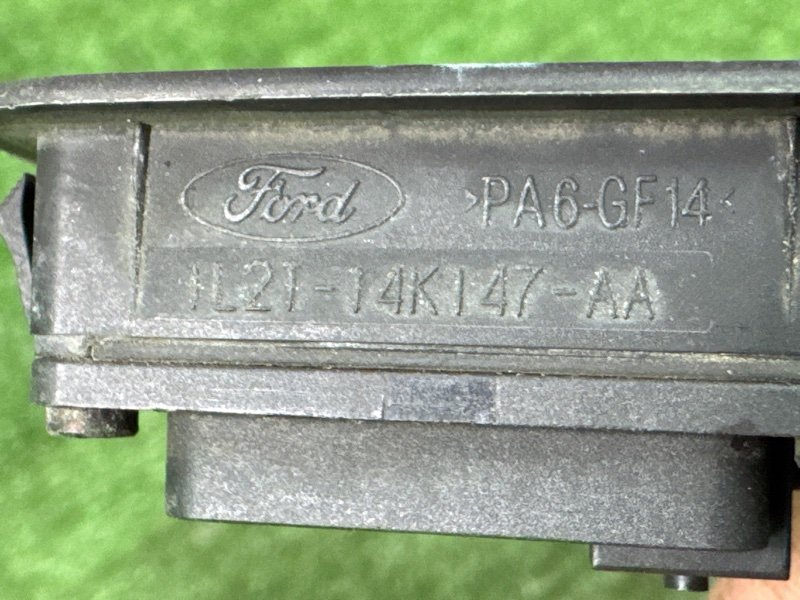 Кнопка открывания багажника Ford Kuga 2013 SUV