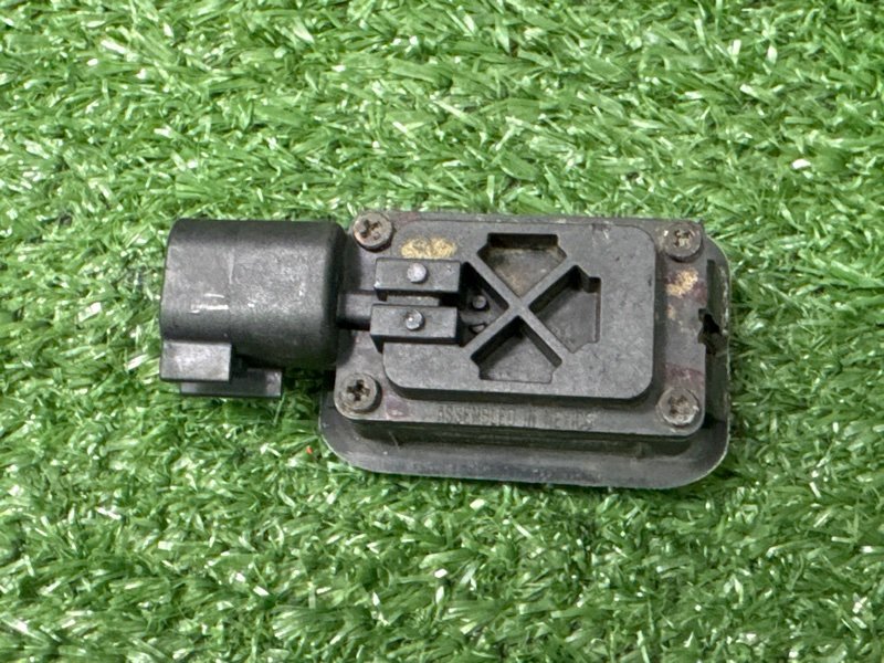 Кнопка открывания багажника Ford Kuga 2013 SUV