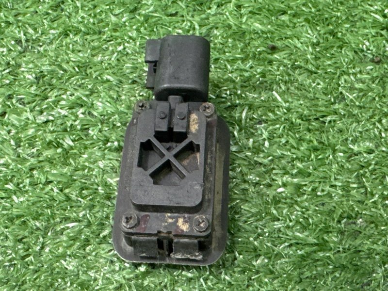 Кнопка открывания багажника Ford Kuga 2013 SUV