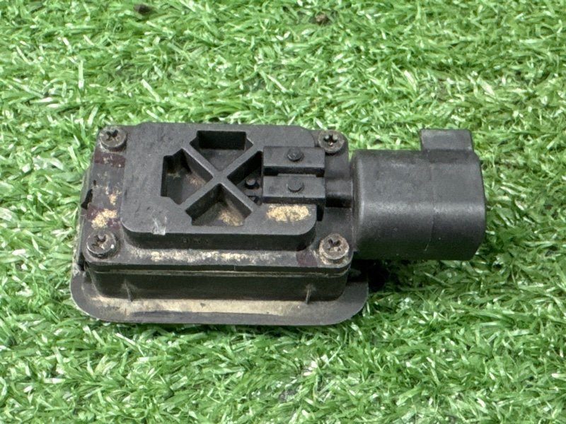 Кнопка открывания багажника Ford Kuga 2013 SUV