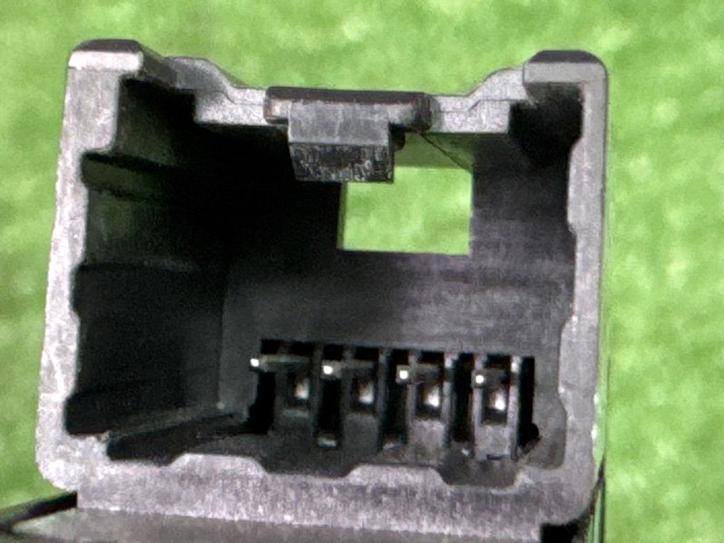 Кнопка центрального замка Ford Kuga 2013 SUV