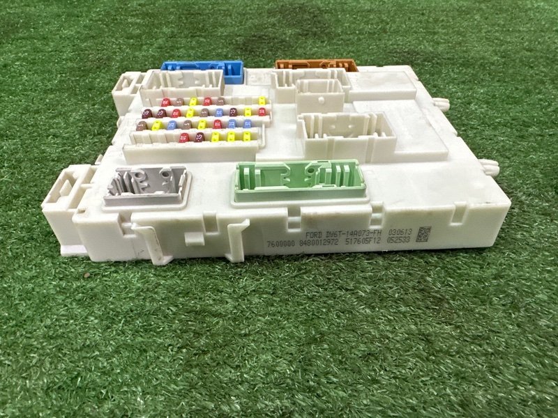Блок предохранителей салонный Ford Kuga 2013 SUV