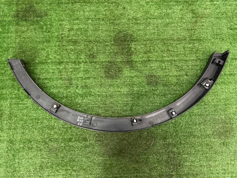 Накладка крыла Ford Kuga 2013 SUV