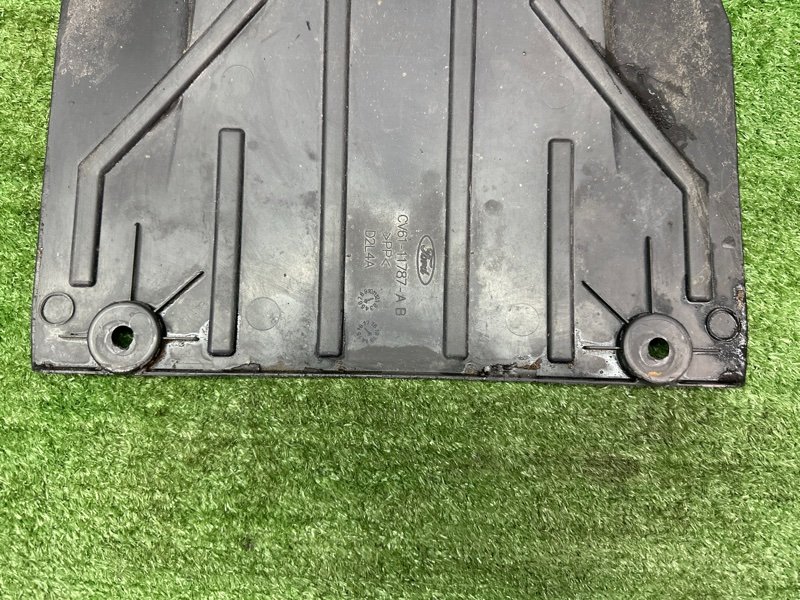 Защита днища кузова Ford Kuga 2013 SUV