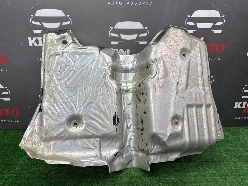 Тепловой экран бака Ford Kuga 2013 SUV