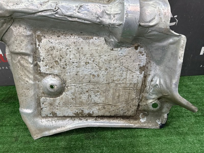 Тепловой экран бака Ford Kuga 2013 SUV