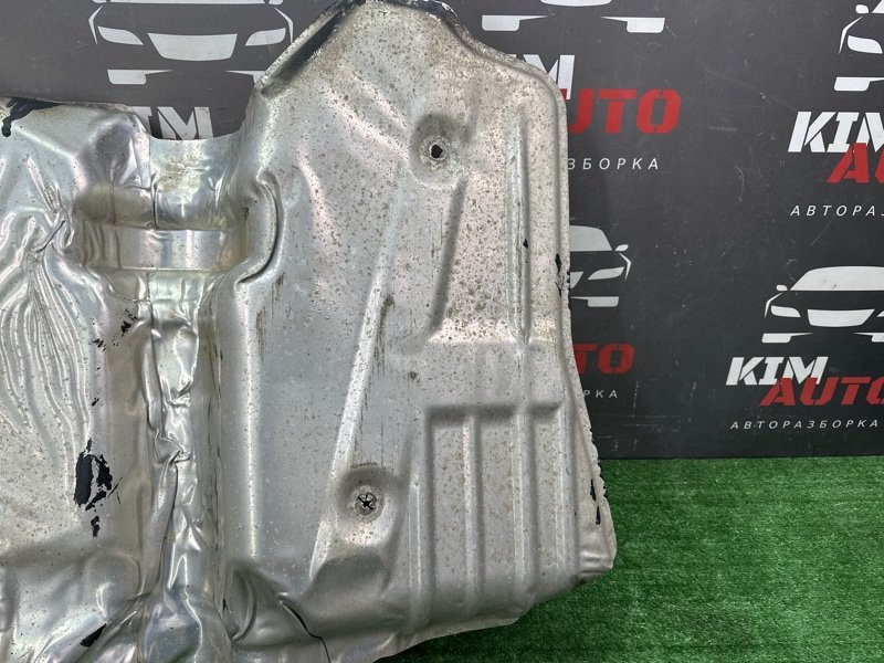 Тепловой экран бака Ford Kuga 2013 SUV