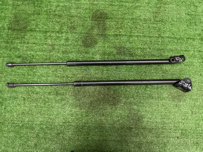 Упор крышки багажника Ford Kuga 2013 SUV