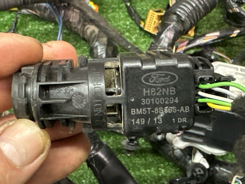 Проводка салона Ford Kuga 2013 SUV